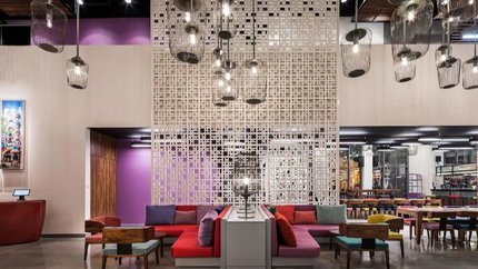 Không gian nhà hàng sang trọng