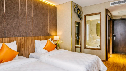 Phòng Premier Deluxe Winsuites Saigon 4*