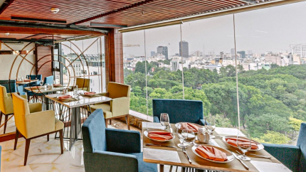 Không Gian Thưởng Thức Ẩm Thực Tại Winsuites Hotel Sài Gòn