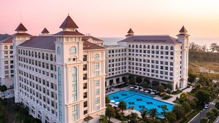 Khách sạn nổi bật với thiết kế sang trọng