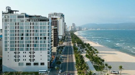 Overview Yarra Ocean Suites Danang