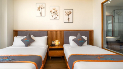 Phòng Deluxe Triple City & Sea View tại Yes Hotel