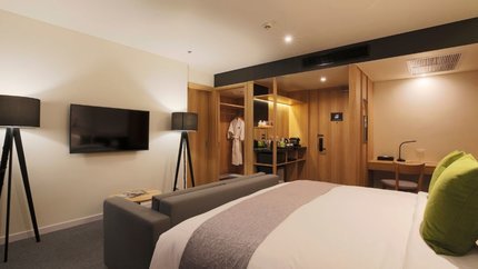 Phòng đầy đủ tiện nghi, tạo cảm giác thoải mái.