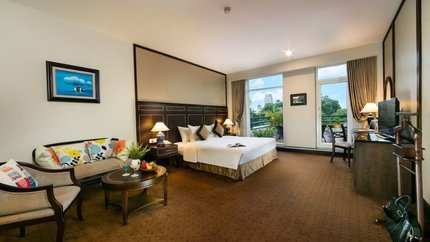 Phòng Suite Balcony Lake View