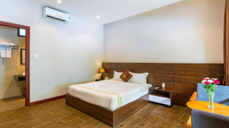 Deluxe Pool View Room