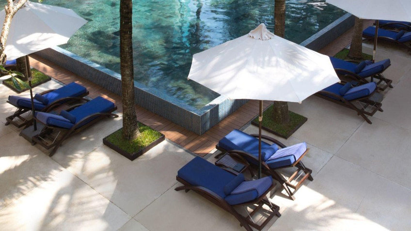 Không gian bể bơi ngoài trời Anantara Hội An Resort