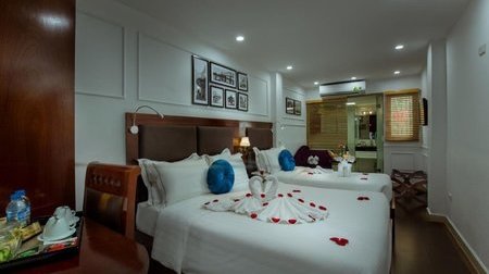 Fam Suite With Window