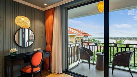 Deluxe Pool View Balcony (BB)