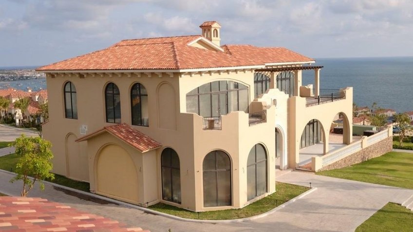 Tổng thể căn villa với kiến trúc độc đáo