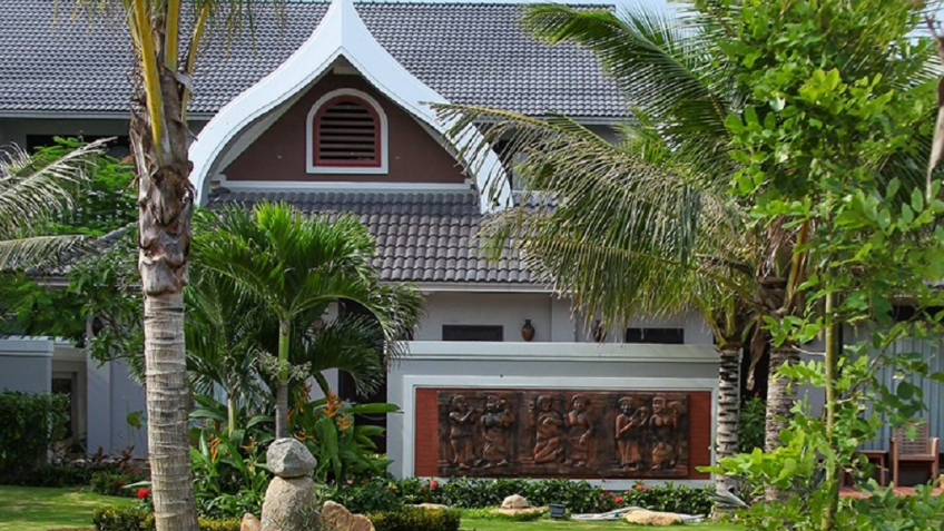 Sân vườn Champa Resort & Spa Phan Thiết