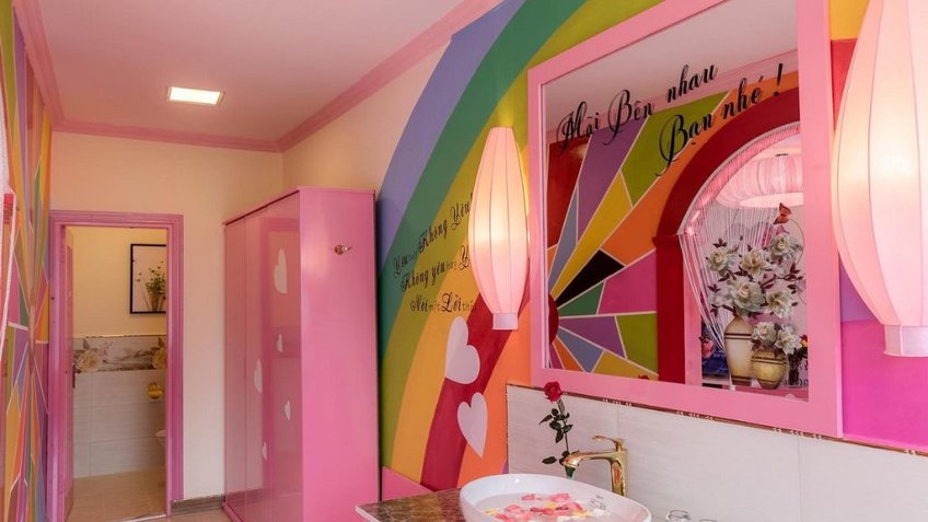 Phòng vệ sinh tràn đầy màu sắc