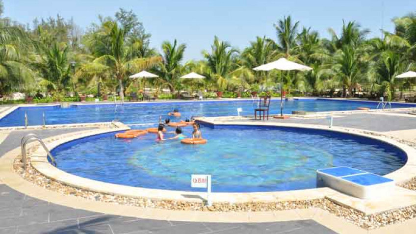 Bể Bơi Đất Lành Beach Resort & Spa Mũi Né