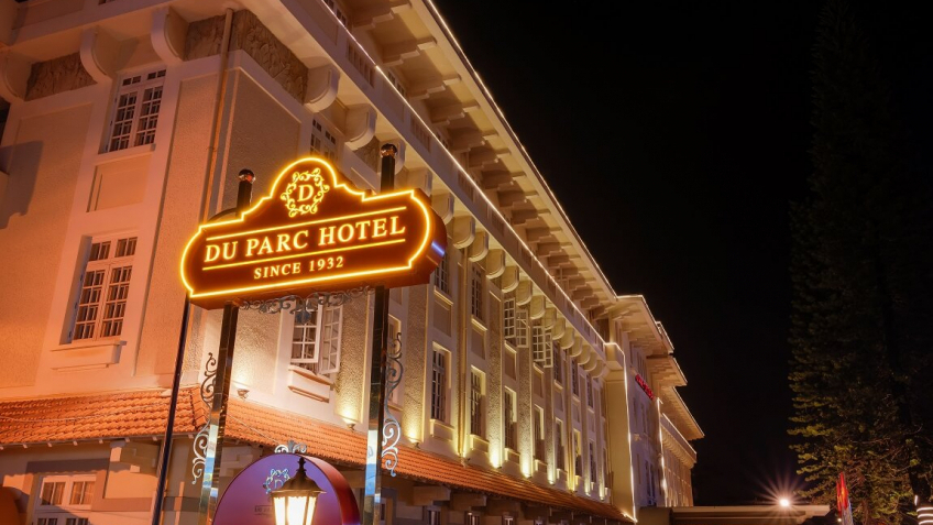 Khách sạn Đà Lạt Du Parc vào buổi tối