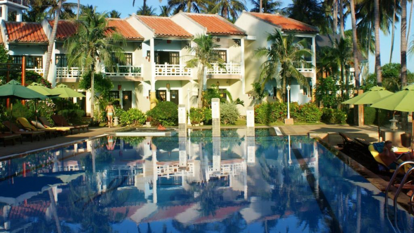 Hồ bơi Dynasty Mũi Né Beach Resort Phan Thiết