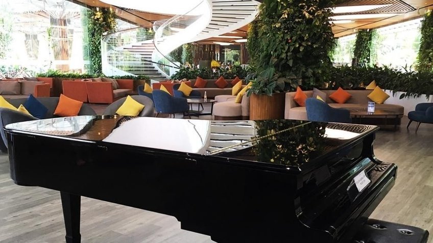 Không gian Piano Bar tại sảnh Resort.