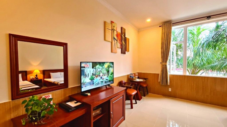 Phòng Superior Family Hướng Sân