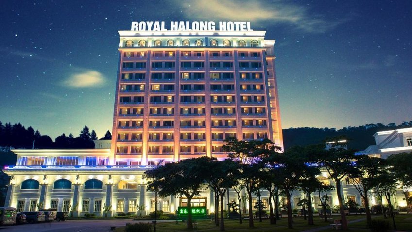 Hình ảnh khách sạn về đêm