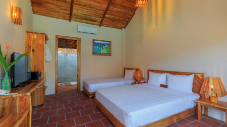 Deluxe Garden Triple