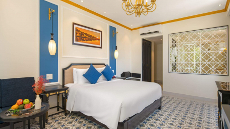 Deluxe Pool View Room