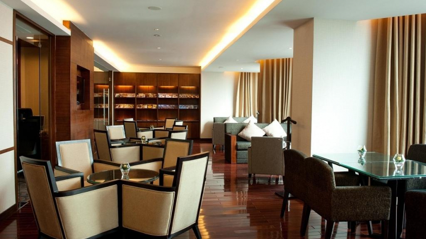 Không gian Club Lounge tại  Crowne Plaza West Hà Nội