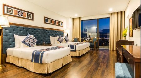 Balcony Triple Room City View