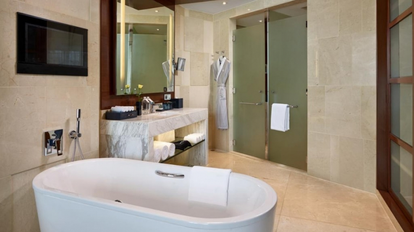 Phòng Tắm Suite Deluxe Tạii Khách Sạn JW Marriott Hà Nội