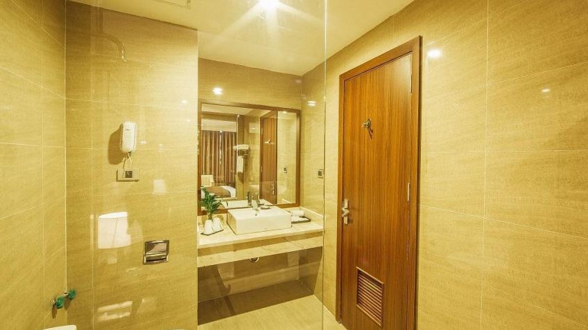 Phòng tắm tại khách sạn Mường Thanh Luxury