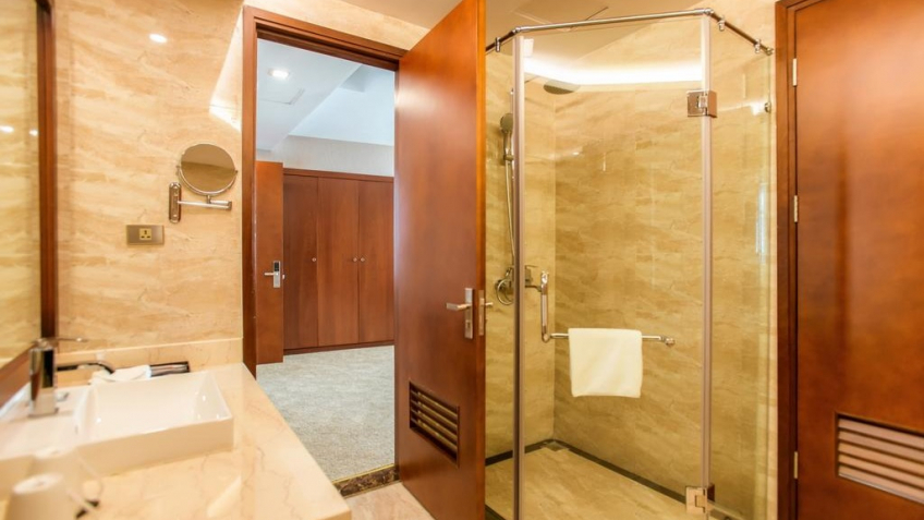 Phòng tắm Khách sạn Mường Thanh Luxury Cần Thơ