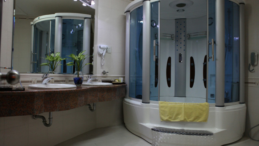 Bathroom Khách sạn Ninh Kiều 2 Cần Thơ