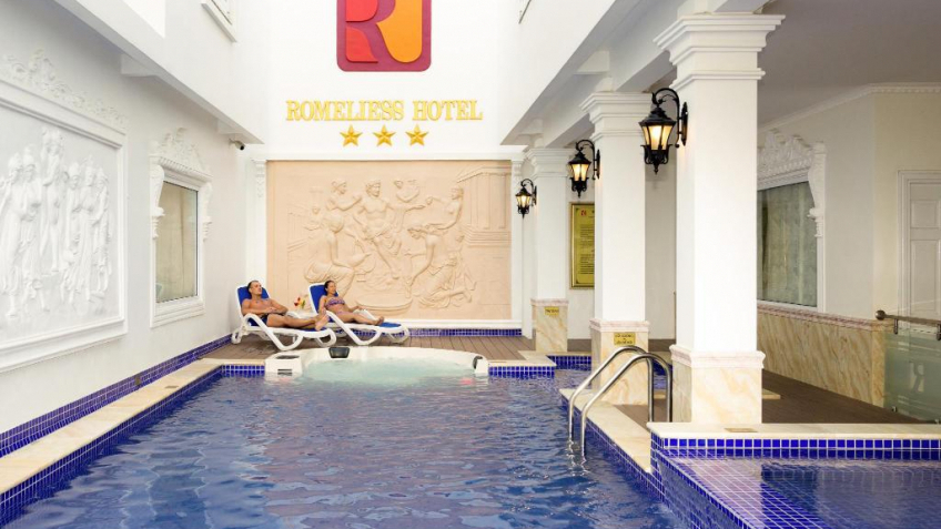 Hồ Bơi Khách sạn Romeliess Vũng Tàu
