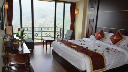 Phòng sang trọng full kính