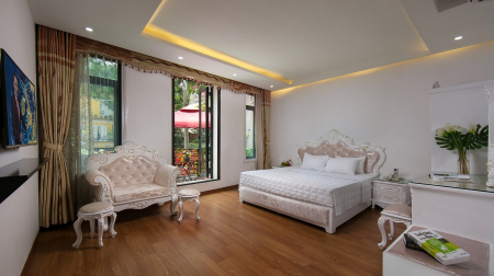 Kingly Suite with Balcony