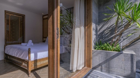 Deluxe Suite Private Balcony