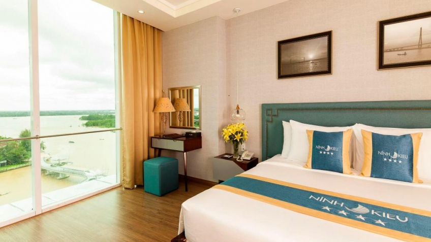 Deluxe Ninh Kiều Riverside Hotel  Cần Thơ