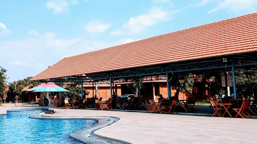Nắng Quê Coffee and Swimming Pool Orchard Resort Nam Cát Tiên