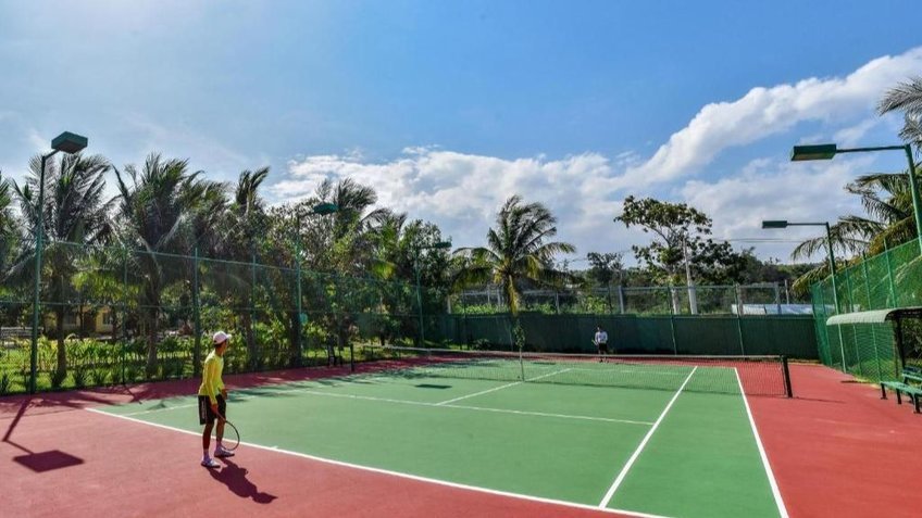 Sân tennis của resort