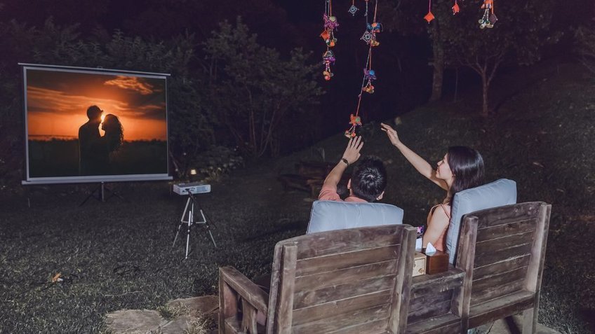 P'apiu Resort tổ chức xem phim ngoài trời dành cho các cặp đôi
