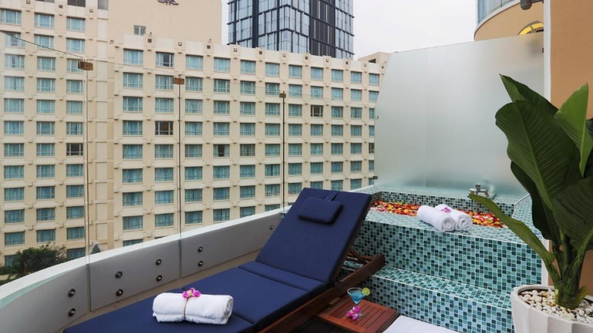 Phòng Paradise Suite with Sun Bath tại Paradise Saigon Boutique Hotel & Spa