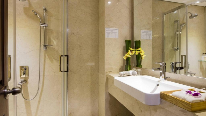 Phòng tắm Deluxe tại Paradise Saigon Boutique Hotel & Spa