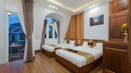 Phòng Family Balcony Room