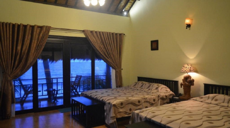 Phòng Superior Quad Partial Sea View