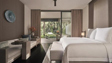 King/Twin Garden Pool Suite