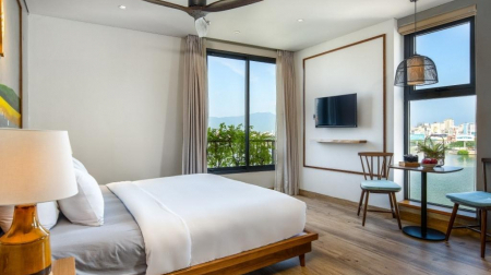 Suite with City view