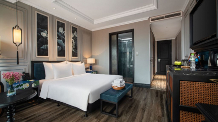 Solarium Connecting 2 Bedroom Room