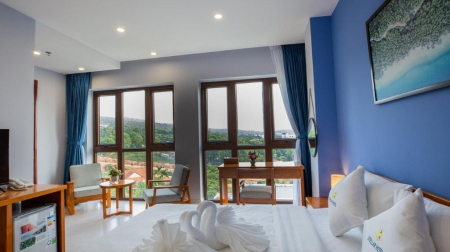 Superior Window View Room