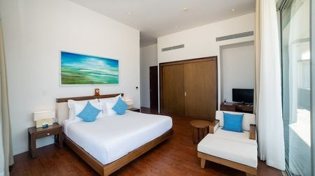 Luxurious 5 Bed Room Beachfront Pool Villa 4 Bathrooms