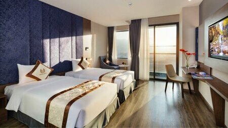 Premier Deluxe city view with balcony