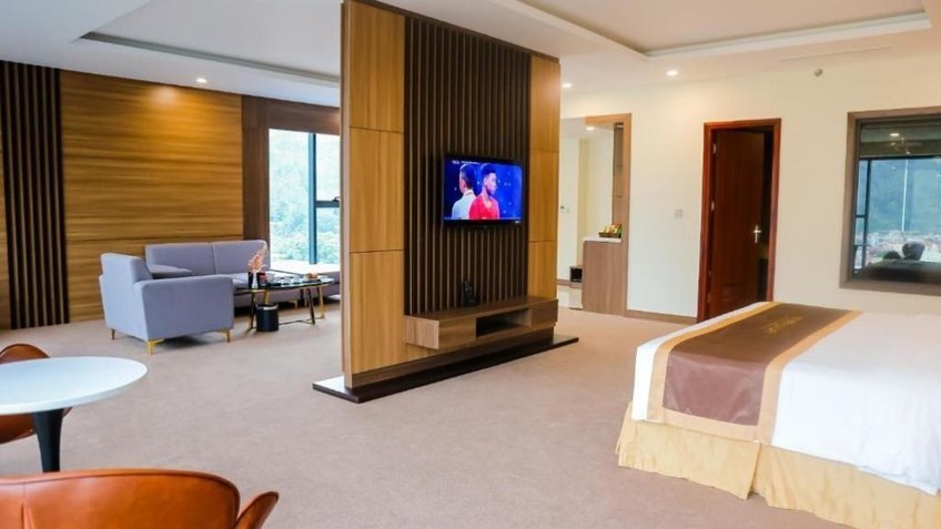 Phòng President tại Yen Bien Luxury Hotel 4*