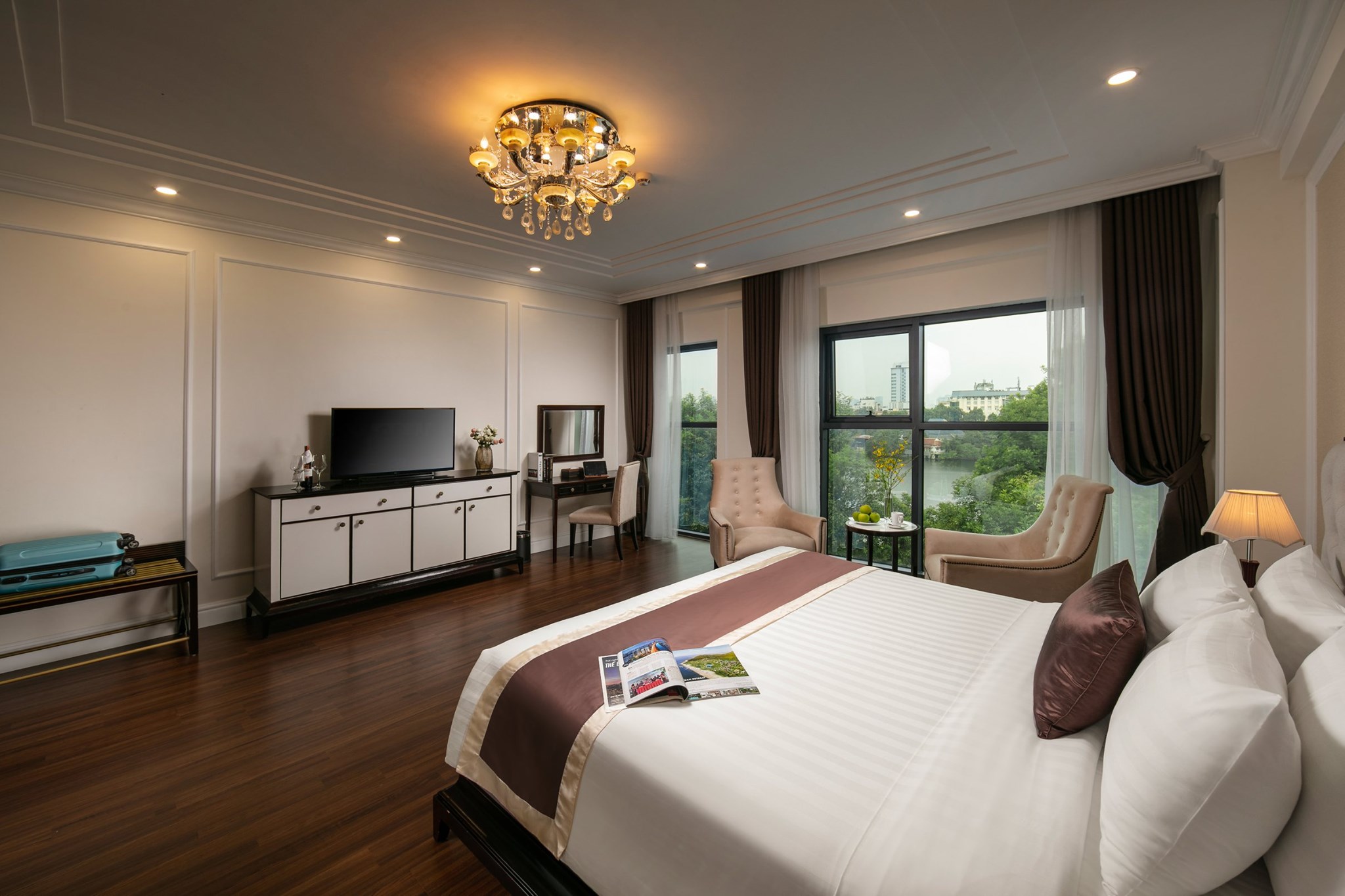 Phòng Deluxe Suite