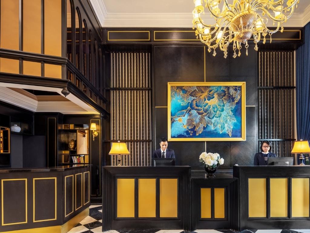 Quầy lễ tân AIRA Boutique Hanoi Hotel